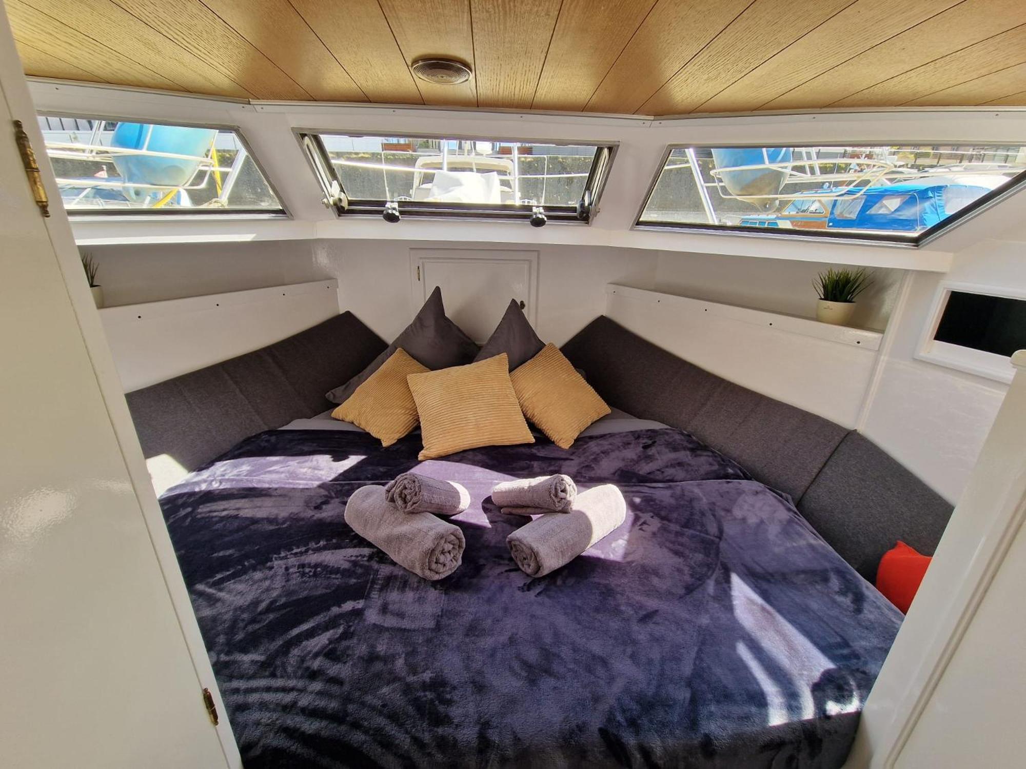 Botel Fantasie Boot Einhorn *